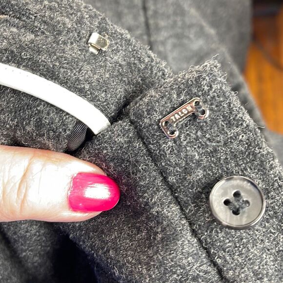 Vintage size 12P Jack Winter dark grey wool skirt with pockets. - Picture 7 of 9